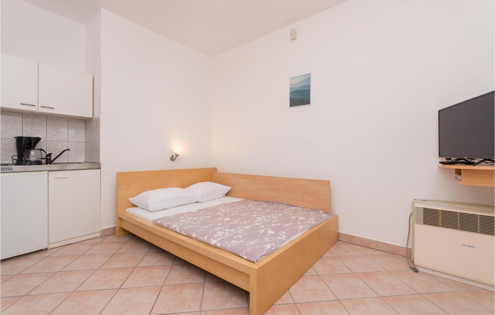 Awesome Apartment In Sveti Filip I Jakov W/ 1 Bedrooms Exterior foto